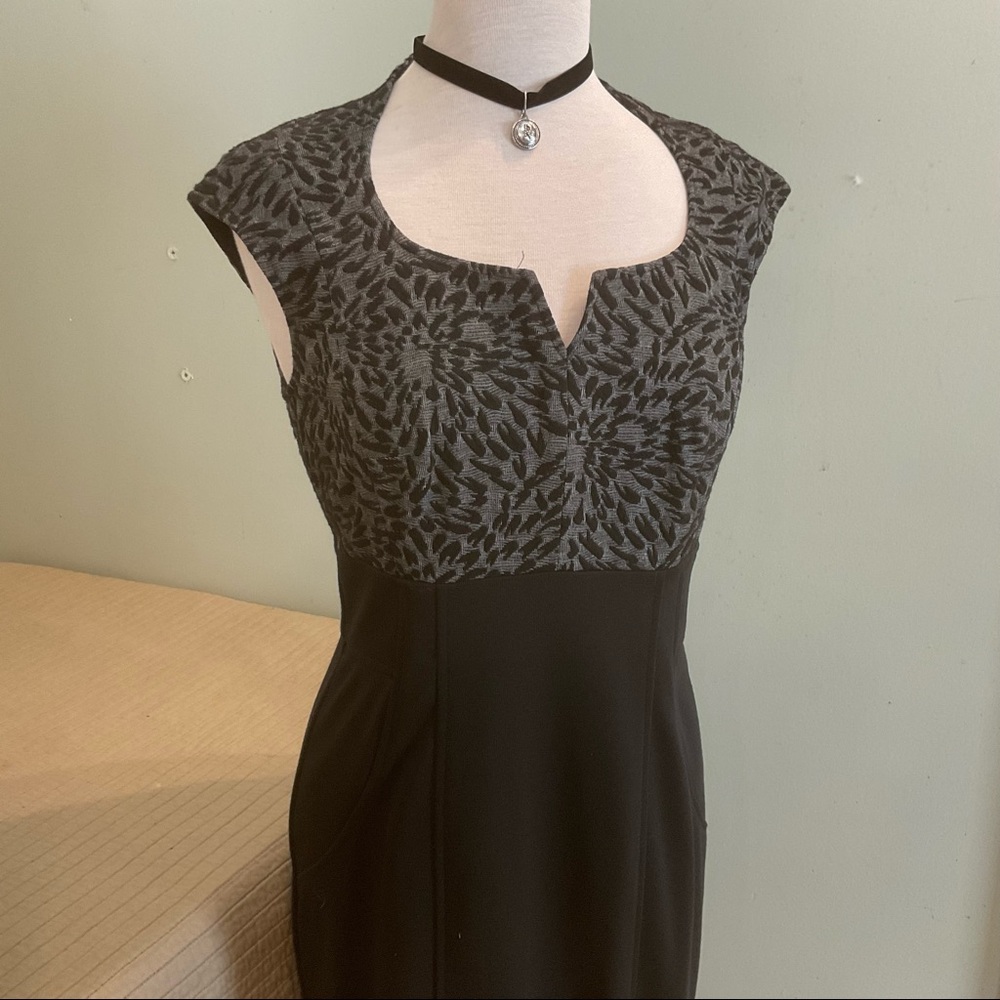 London Times Dress - Size 8